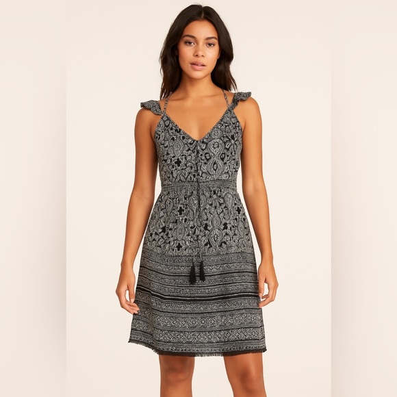 Hollister Paisley Flutter Strap Button Front boho dress Tassels black sz XS - Picture 1 of 9